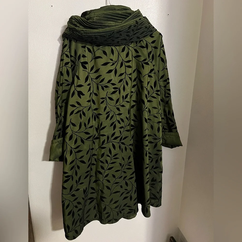 MYCRA Classic Pac Reversible Hooded Rain Coat with Matching Bag Green Black‎ S/M